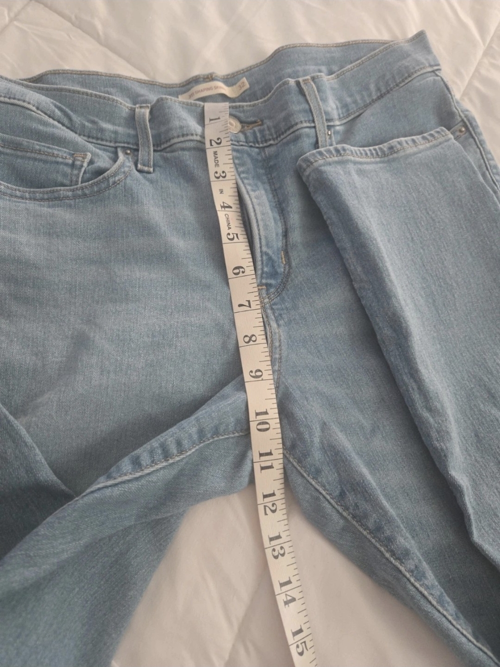 Levi's Women’s Light Blue High-Rise Jeans - Picture 5 of 9